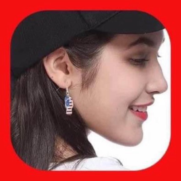 New Super Cute Patriotic Flip Flop 🩴 Rhinestone Earrings - Picture 4 of 8